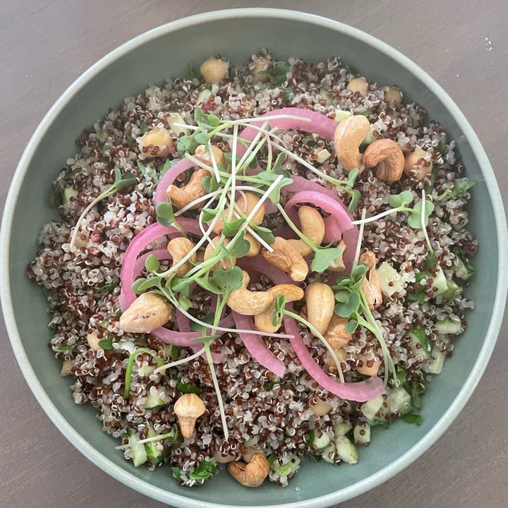 photo of Oh. Em. Gee! Salade de quinoa shared by @meriem on  11 Aug 2022 - review