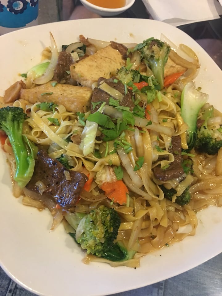 photo of Loving Vegan Market & Cuisine Lo mein shared by @graceann on  04 Jul 2019 - review