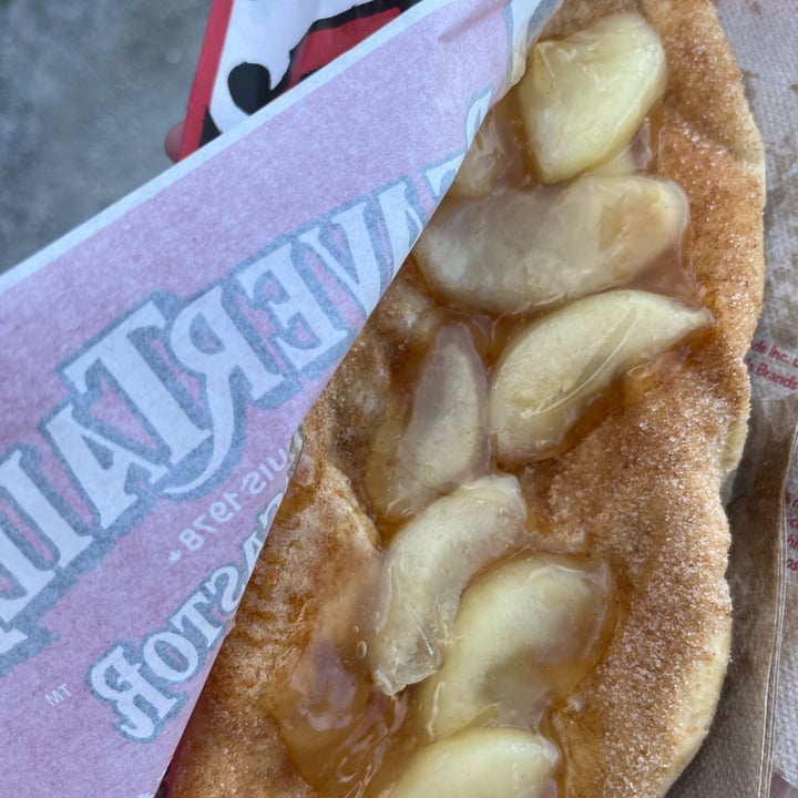 photo of BeaverTails apple pie shared by @kavirac on  06 Nov 2022 - review