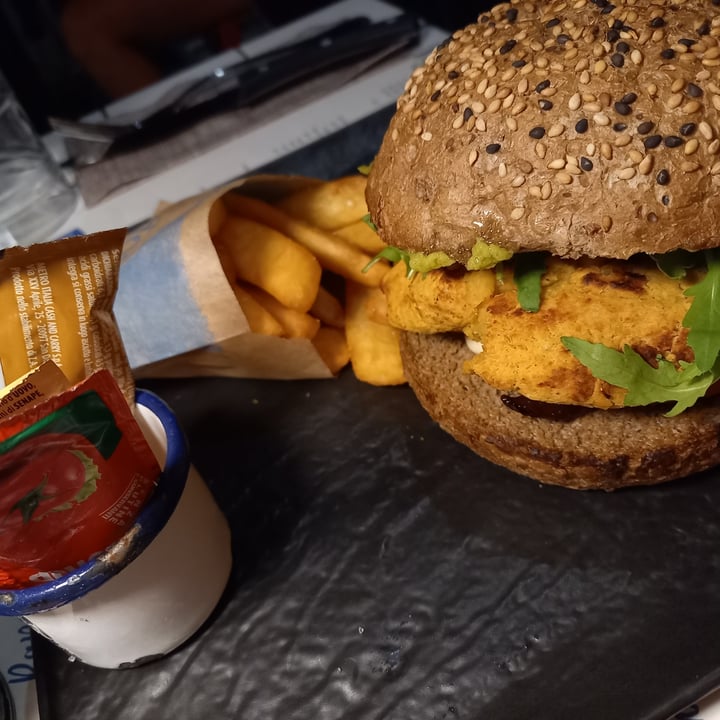photo of Lomitos Argentinos Verona Veggie Burger Artigianale shared by @ariannarocco on  17 Sep 2022 - review