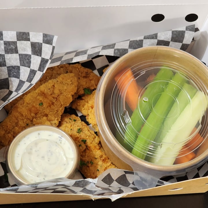photo of Leopold's Tavern Plant-based Tenders shared by @naeemnedaee on  17 Dec 2022 - review