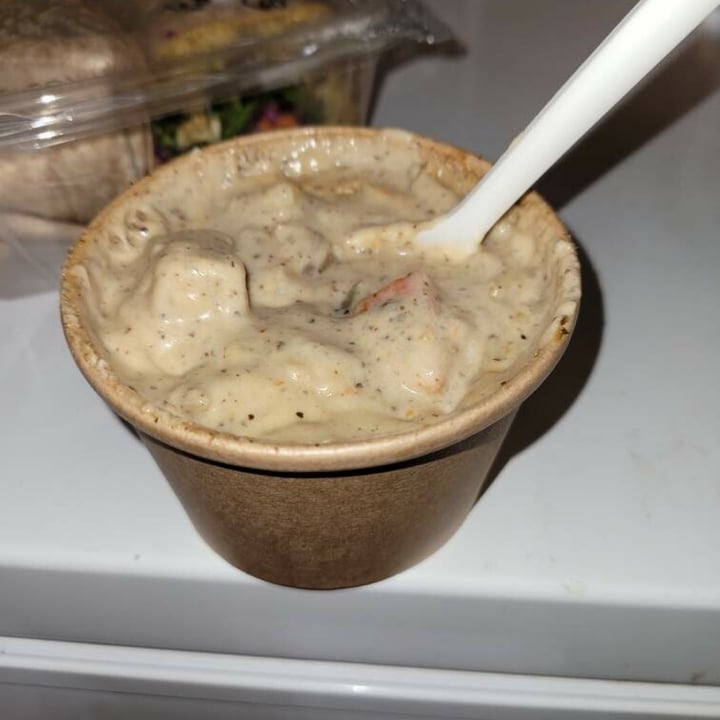 photo of Heirloom Food Company Vegetable chowder shared by @fitaussiekylie on  30 Dec 2020 - review