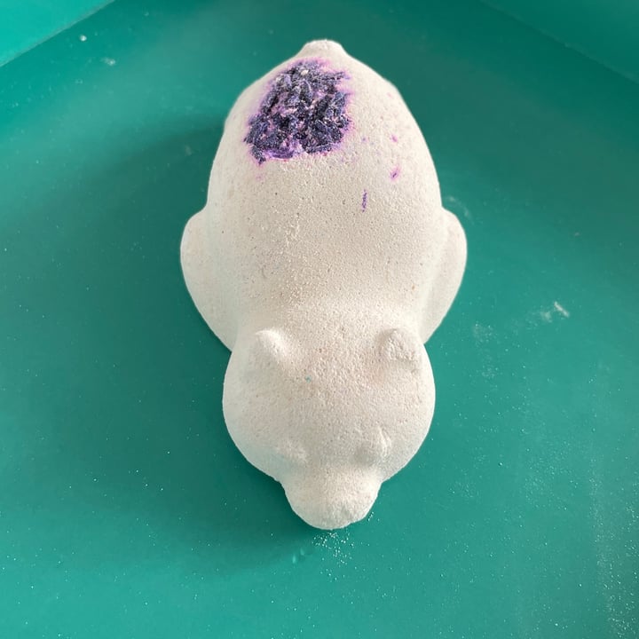 review photo of LUSH Fresh Handmade Cosmetics Sleepy Bear Bath Bomb shared by @rainfall on 10 May 2022 - review
