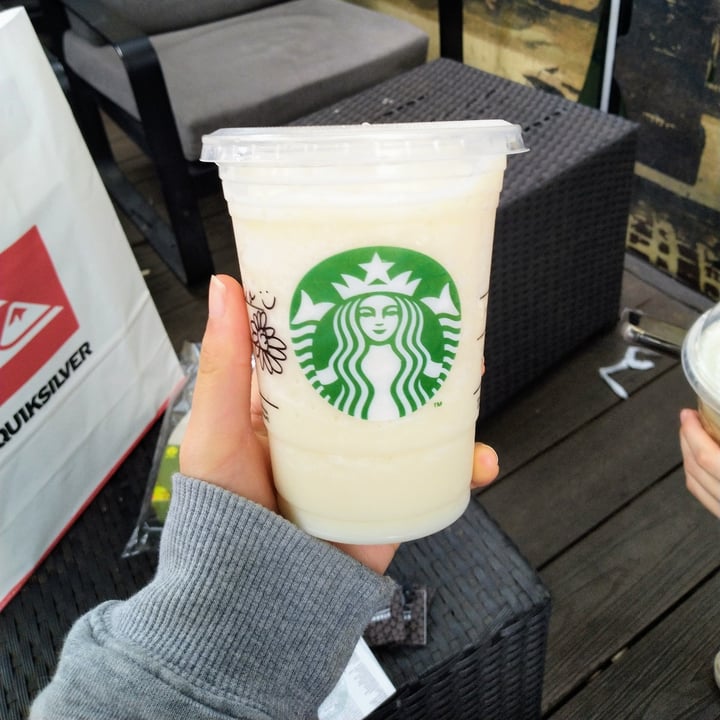 photo of Starbucks Vainilla Latte Helado shared by @tsvetok on  08 Aug 2022 - review