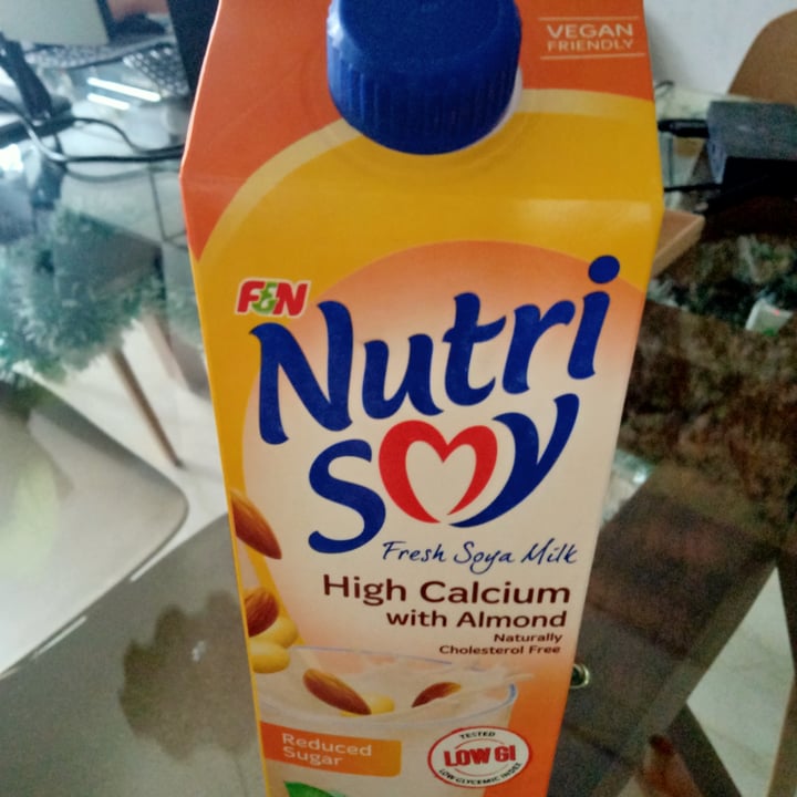 photo of F&N Nutrisoy Fresh soya milk High Calcium with Almond shared by @maiwennmia on  10 Nov 2021 - review