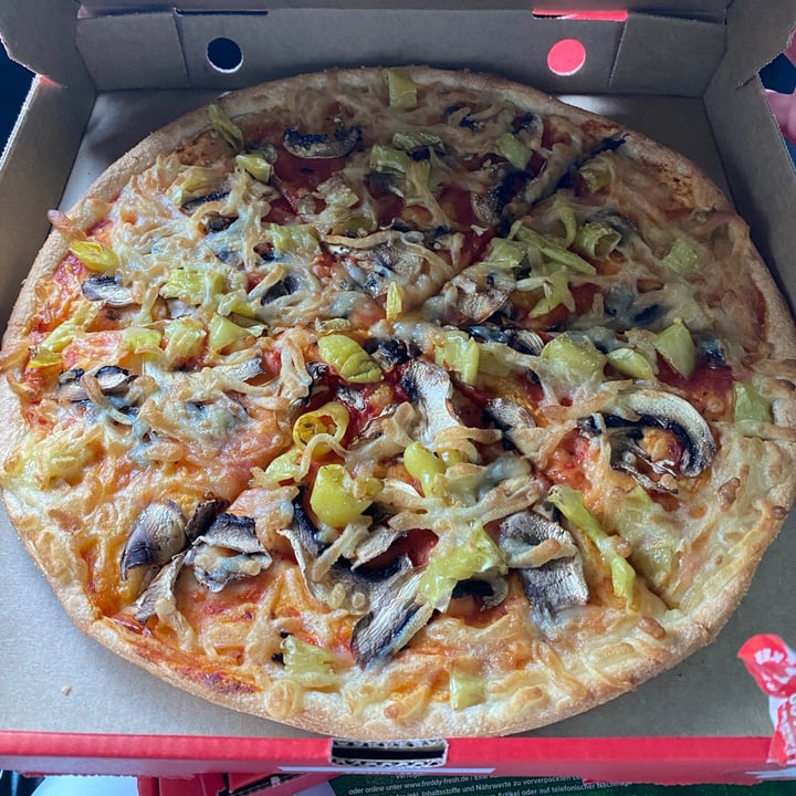 photo of Freddy Fresh Pizza Nürnberg-Röthenbach Margarita shared by @ruthestella on  27 May 2021 - review