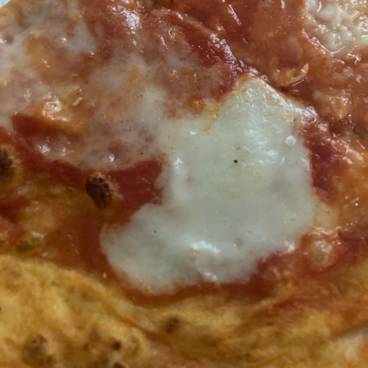 photo of PizzeriaNuvola Pizza Margherita Vegana shared by @utente2000 on  15 Jul 2022 - review