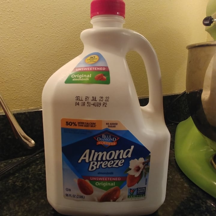 photo of Blue Diamond Almond Breeze shared by @acastillon on  30 May 2022 - review