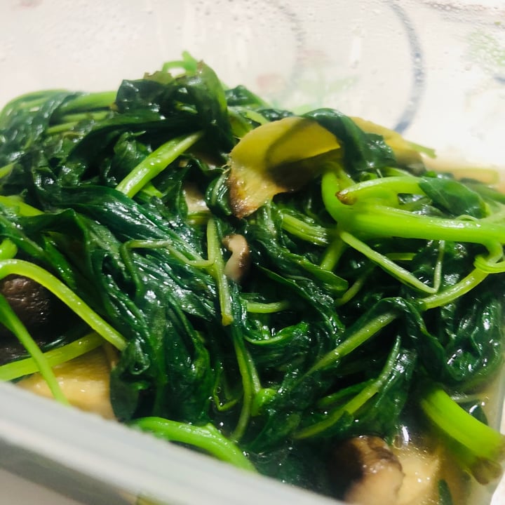 photo of Jin Yi Vegetarian Stir-fried spinach shared by @consciouscookieee on  25 Apr 2021 - review