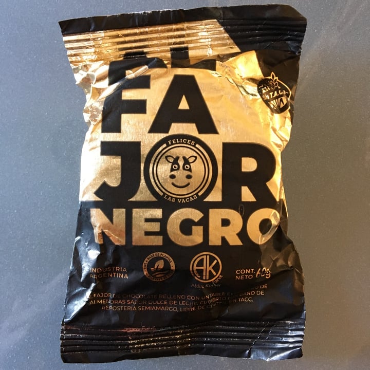 photo of Felices Las Vacas Alfajor negro sin tacc shared by @yvana on  26 Jun 2022 - review