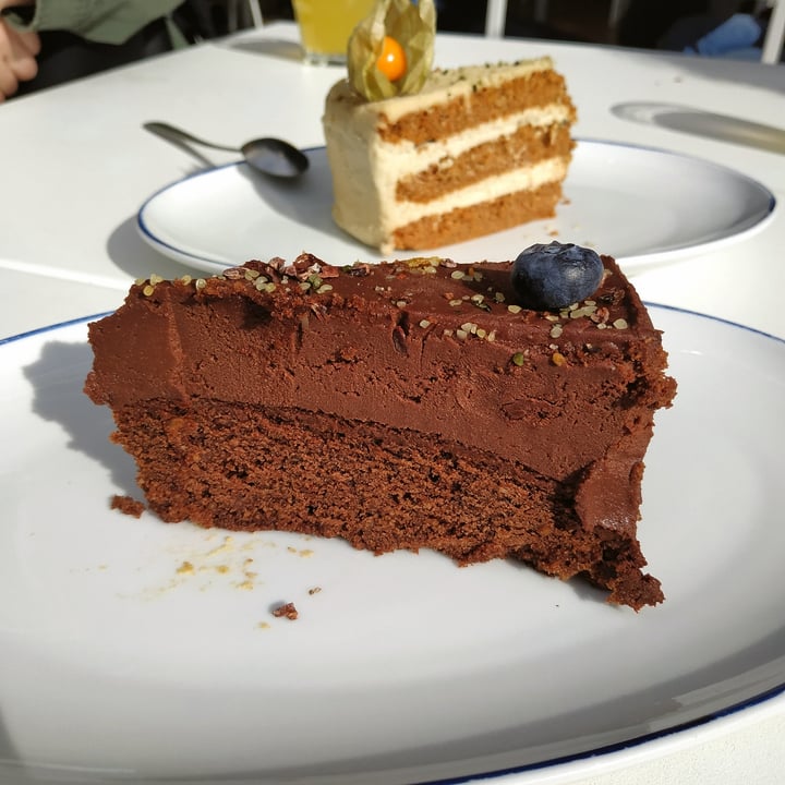 photo of Flax & Kale Street Two textures chocolate cake shared by @irenedlh on  23 Feb 2021 - review