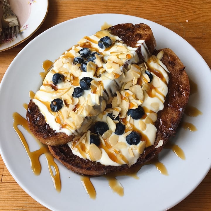 photo of Chapter One Coffee Shop French toast with yoghurt and berries shared by @katelouisepowell on  15 Mar 2020 - review