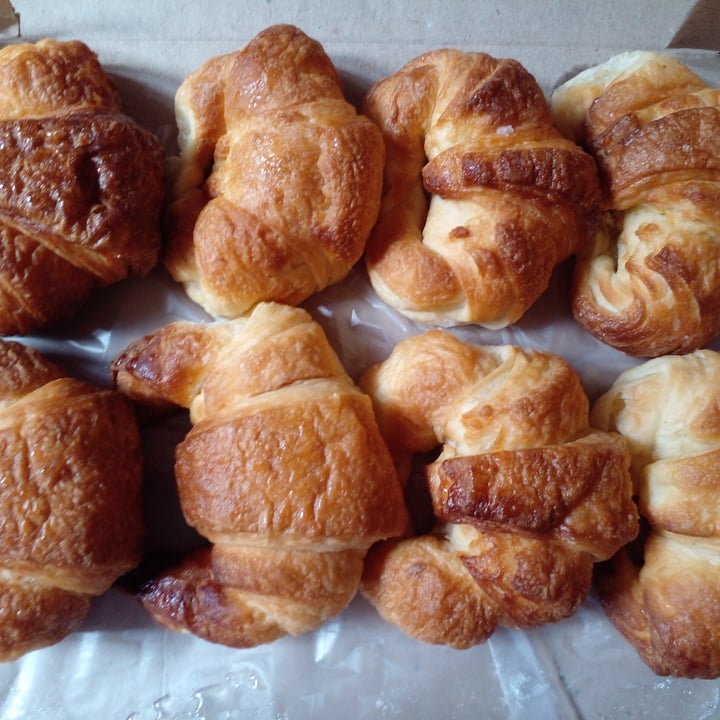 review photo of Tonia Bakery Medialunas shared by @faramirsam on 24 May 2022 - review
