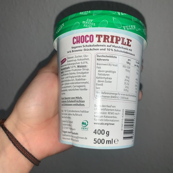 review photo of REWE Beste Wahl Choco Triple Ice cream shared by @santiagoromo on 07 Jun 2021 - review