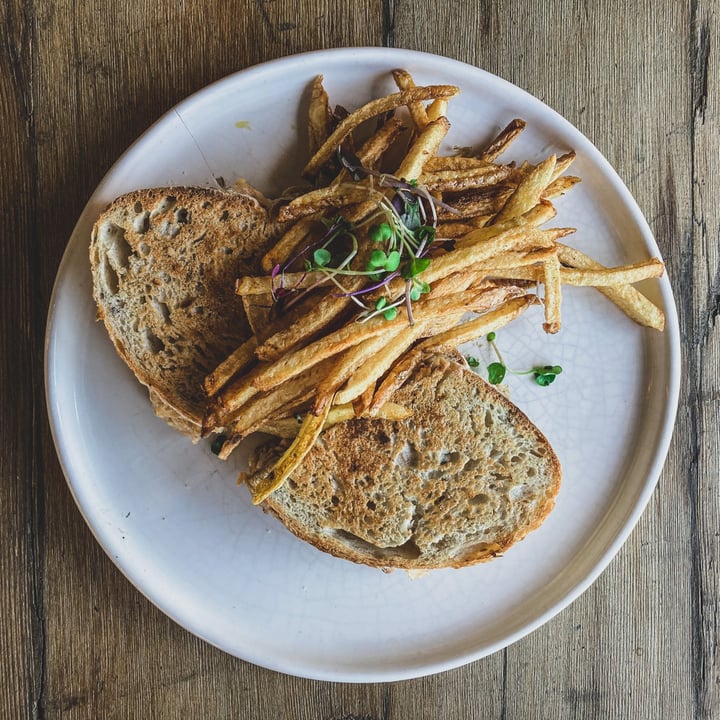 photo of Fresh Earth Food Store Ch!cken Mayo Grilled Sarmie shared by @twoleavess on  23 Jun 2021 - review