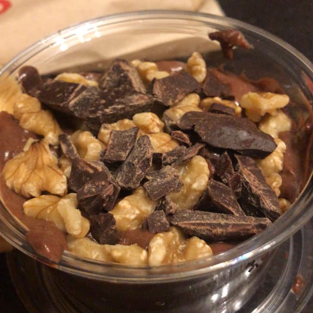 Foto do prato “Hummus al Cioccolato e Frutta Secca”