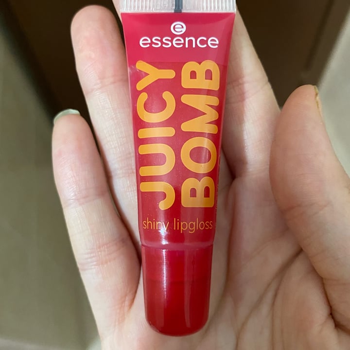 photo of Essence  Juicy Bomb shared by @martacaria on  13 Apr 2022 - review