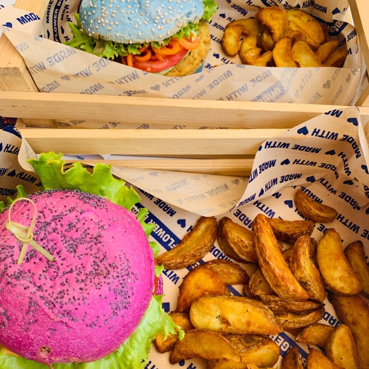 photo of Flower Burger Cherry Bomb shared by @elisabi on  13 May 2021 - review