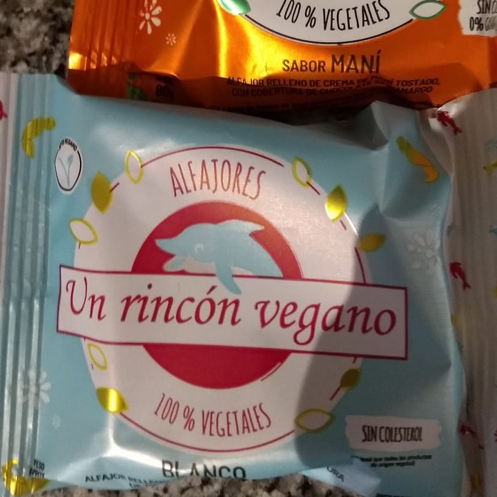 review photo of Un Rincón Vegano Alfajor Chocolate Blanco shared by @tefigrisel on 25 Aug 2020 - review