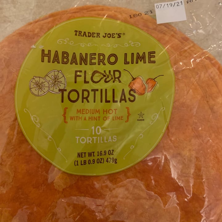 photo of Trader Joe's Habanero Lime Flour Tortillas shared by @keeponveganon on  18 Jul 2021 - review