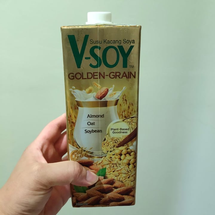 photo of V-Soy V-Soy Golden Grain Soymilk with Oats and Almond shared by @stevenneoh on  12 Mar 2020 - review