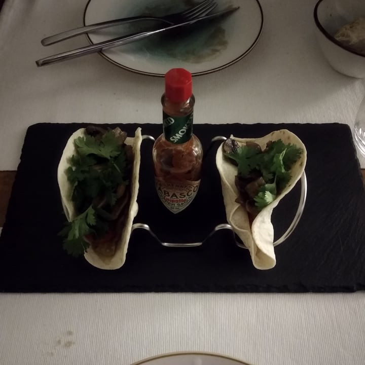 photo of Gastrobar La Guindilla Taco Mexicano Vegano shared by @javierpascual on  23 Nov 2022 - review