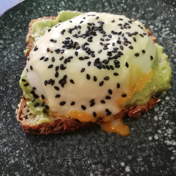 review photo of Frutas Prohibidas Huevos Benedict shared by @lorelorelein on 15 Dec 2021 - review