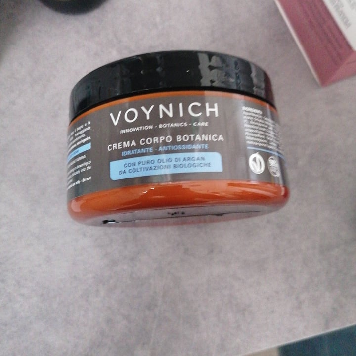review photo of Voynich Crema corpo botanica shared by @sofiareggio on 13 Apr 2022 - review