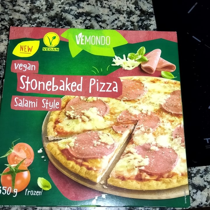 review photo of Vemondo Vegan Stonebaked Pizza Salami Style shared by @dnvgn on 19 Feb 2022 - review