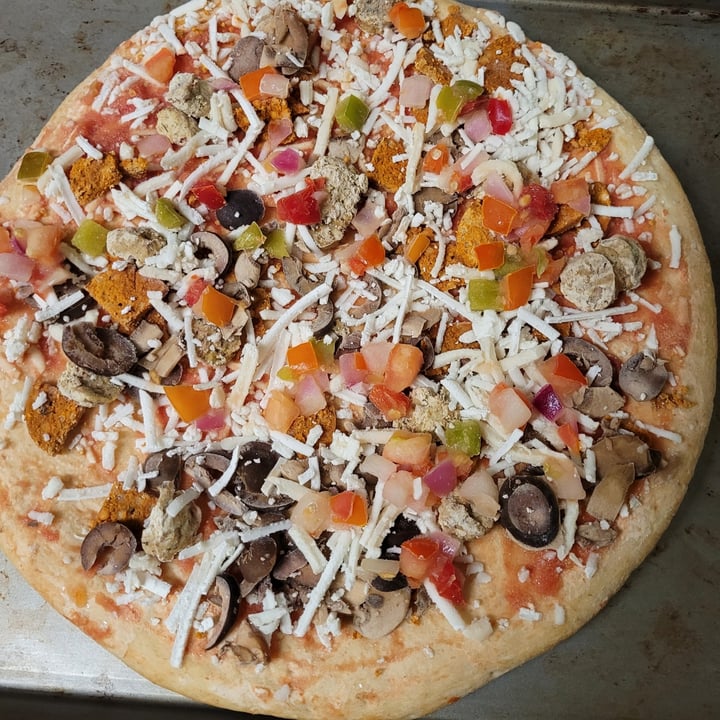photo of Amy’s Vegan Supreme Pizza shared by @greentini4 on  15 Jan 2022 - review