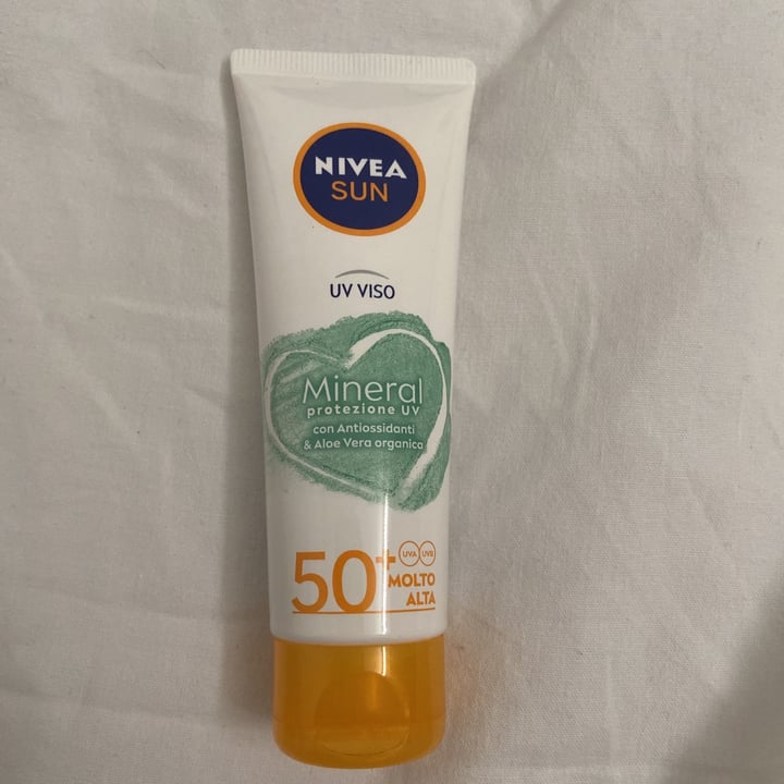 review photo of Nivea Nivea Sun Protección Facial Mineral SPF 50+ shared by @maeg on 09 Aug 2021 - review