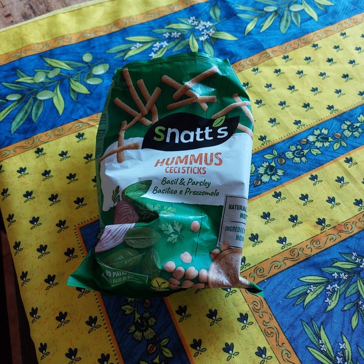 photo of snatt’s Hummus ceci sticks basil & parsley shared by @franciv on  11 Jun 2022 - review