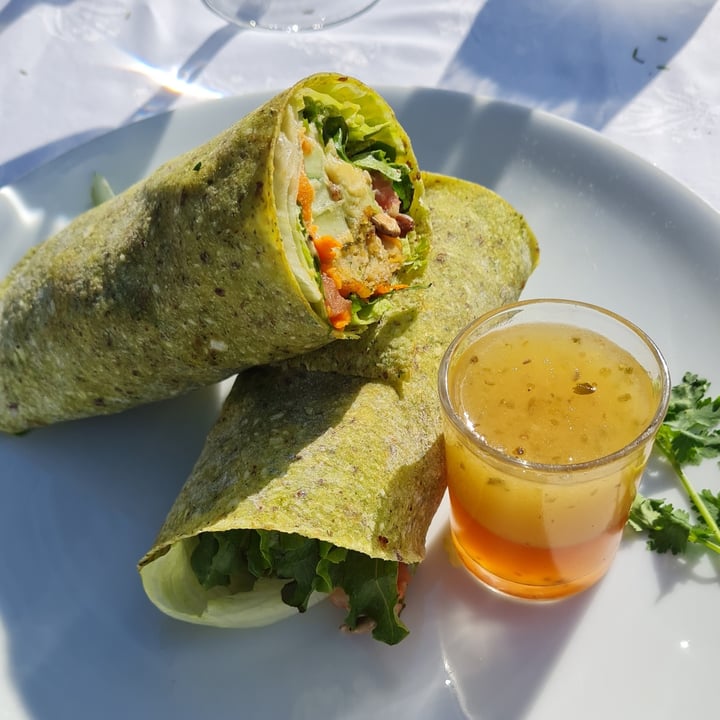 photo of Leafy Greens Falafel wrap shared by @vegankitchensa on  18 Apr 2022 - review