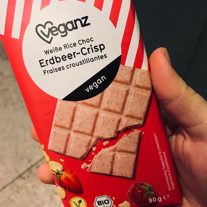 photo of Veganz Weiße Rice Choc Erdbeer-Crisp Fraises croustillantes shared by @kikiheindl on  24 Feb 2020 - review