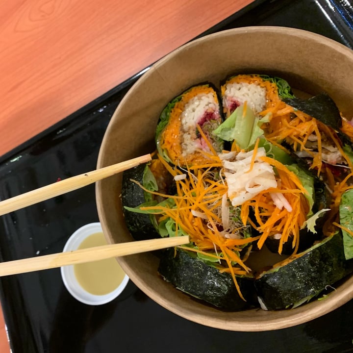 review photo of Lotus Vegan Kitchen Vegan Kimbab shared by @uelagaspar on 30 Mar 2022 - review