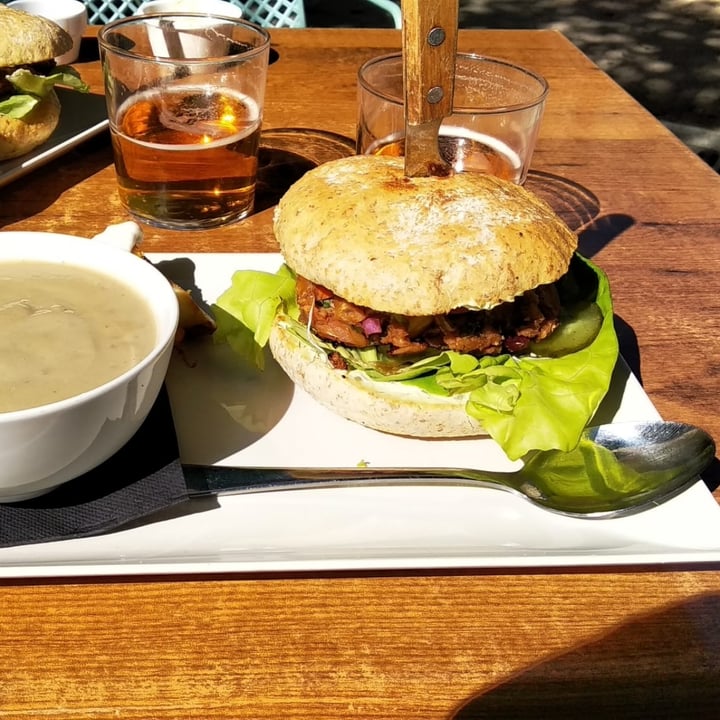 photo of Viva Burger Menú del día shared by @sandoralosmios on  30 Sep 2020 - review