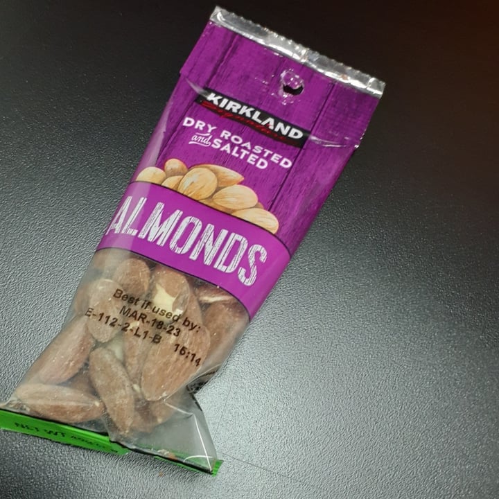 photo of Kirkland Signature Almonds shared by @heartartichokehearts on  26 Jun 2022 - review