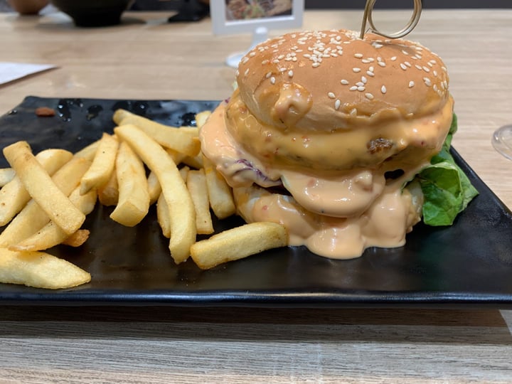 photo of Greendot Vegetarian Bugis Junction Andalusian Tomato Sauce Soy Burger shared by @poppyhenderson on  14 Feb 2019 - review