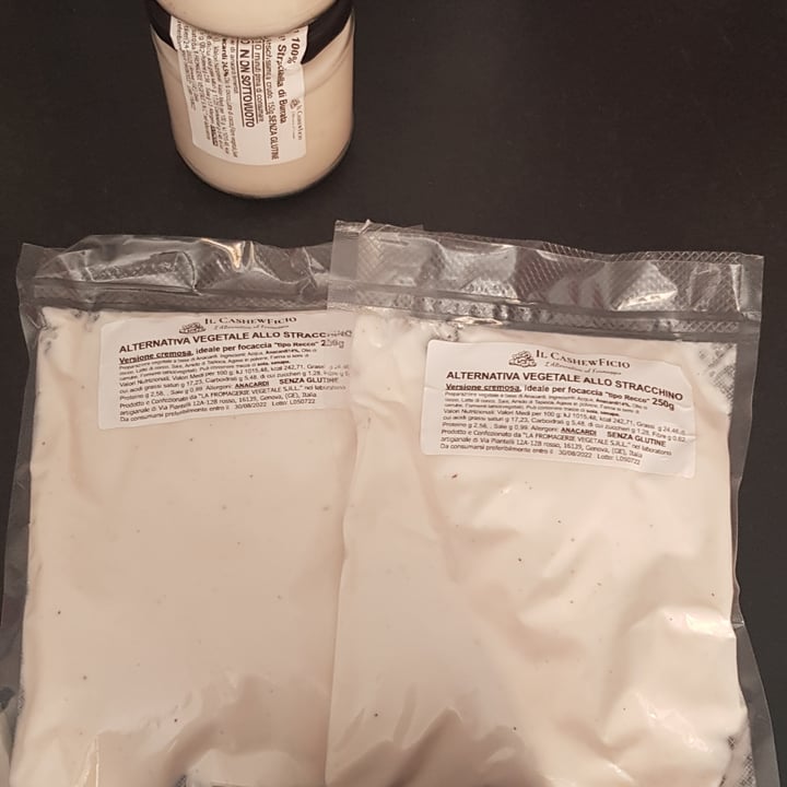 review photo of Il CashewFicio Alternativa vegetale allo stracchino shared by @veroveronica on 24 Jul 2022 - review