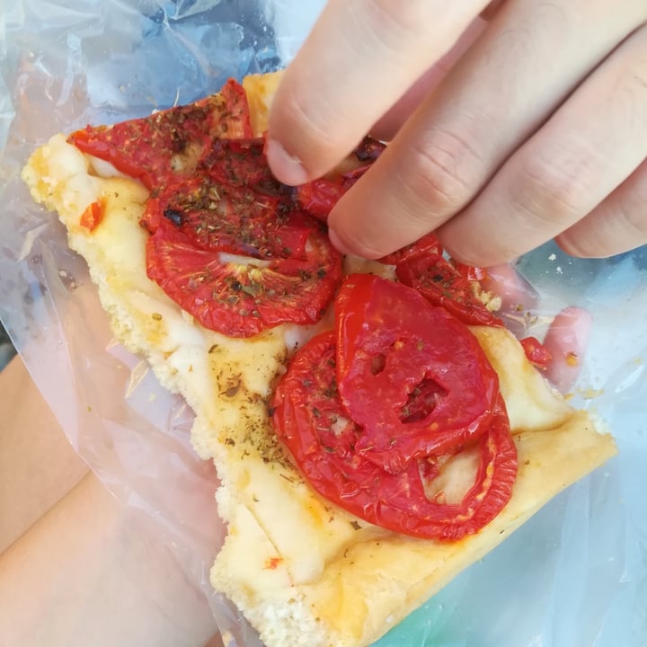 review photo of Bakery Rizzoli Marcello Focaccia Pomodoro E Rosmarino shared by @catodo on 09 Aug 2022 - review