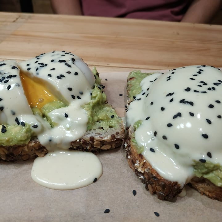 review photo of Frutas Prohibidas Huevos Venedict shared by @irenebaldrich on 30 Sep 2020 - review