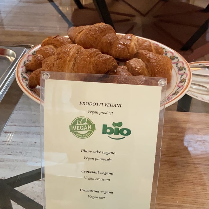 photo of denn’s Biomarkt Vegan Croissants shared by @vegantravels on  10 Sep 2021 - review