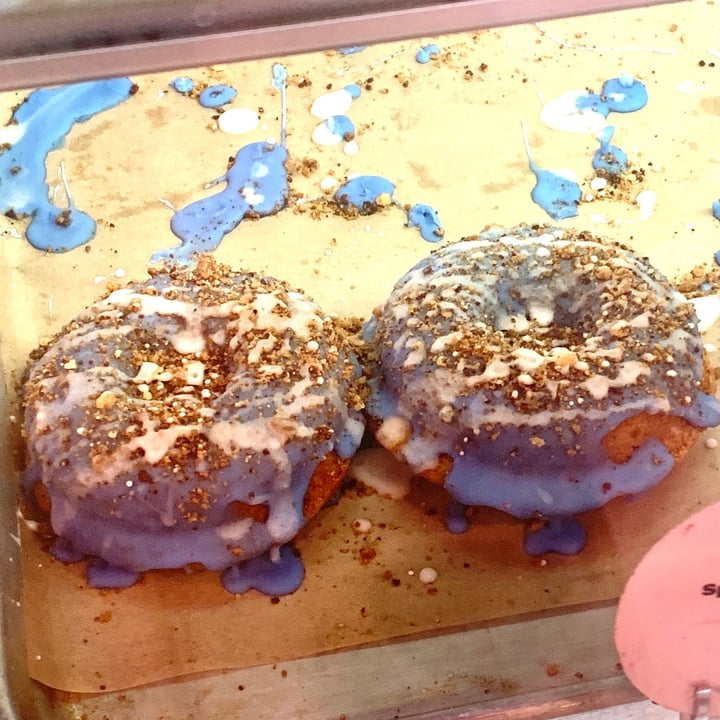 photo of Erin McKenna’s Bakery Cookie Monster Doughnuts shared by @lohasmiles on  31 Jan 2021 - review