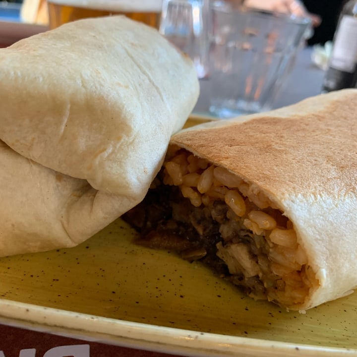 review photo of Britos Milano La Cruz shared by @aleanto on 09 Jul 2022 - review