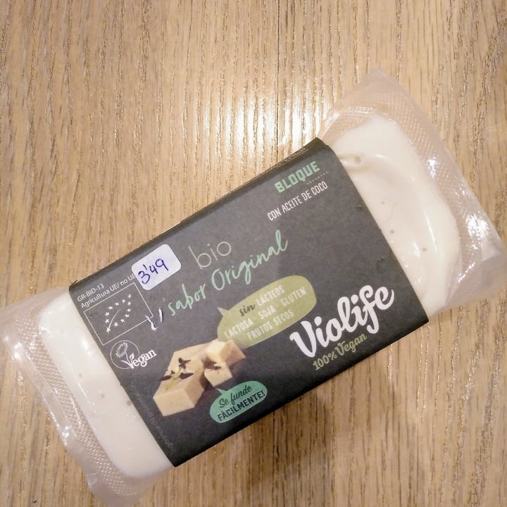 photo of Violife Bio Queso sabor original shared by @troosti on  12 Dec 2022 - review
