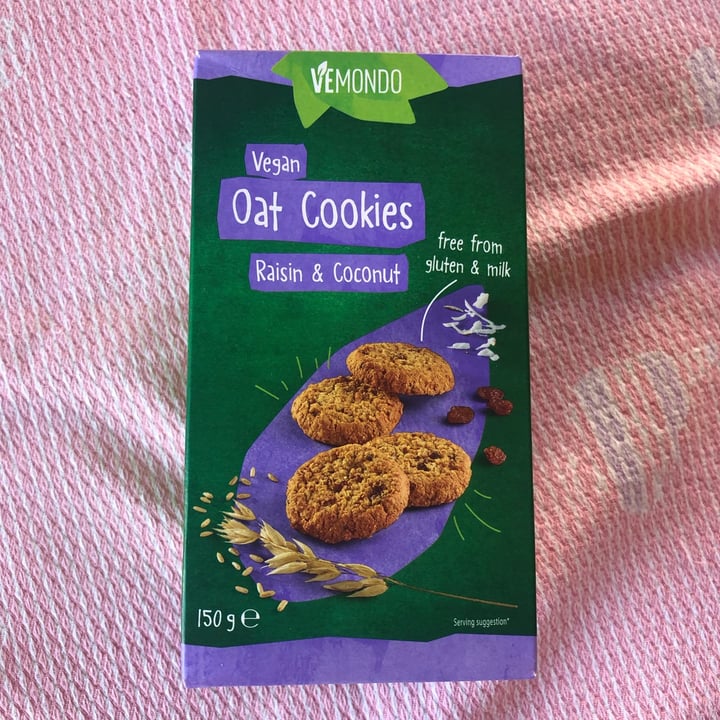 photo of Vemondo  Vegan Oat Cookies Raisin & Coconut  shared by @ilaria00 on  21 Aug 2022 - review