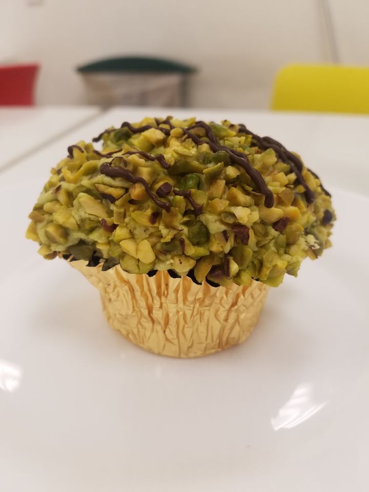 photo of Lola's Cupcakes Kings Cross Pistachio Cherry Cupcake shared by @kbiss1 on  05 Jul 2018 - review