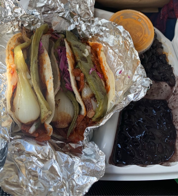 review photo of Luna Verde Vegan Mexican Restaurant Tacos tradicionales al pastor shared by @lem413 on 21 Aug 2020 - review