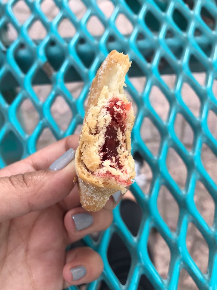 photo of La Panadería. El Grullo Empanadita vegana con membrillo y tejocote shared by @danilopez on  05 Jul 2019 - review