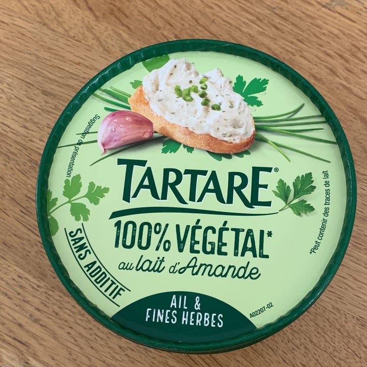 review photo of Tartare 100% végétal au lait d'amande ail et fines herbes shared by @moniku on 18 Oct 2022 - review